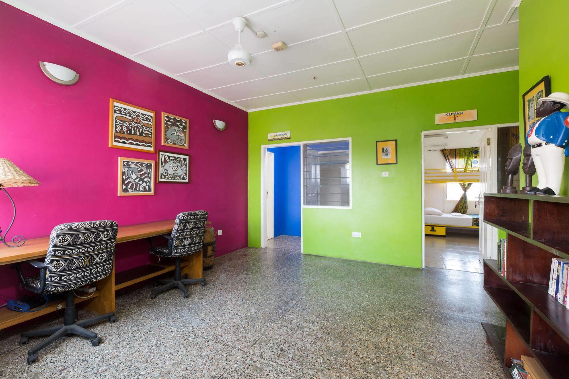 Agoo Hostel (Adults Only) Аккра Екстер'єр фото
