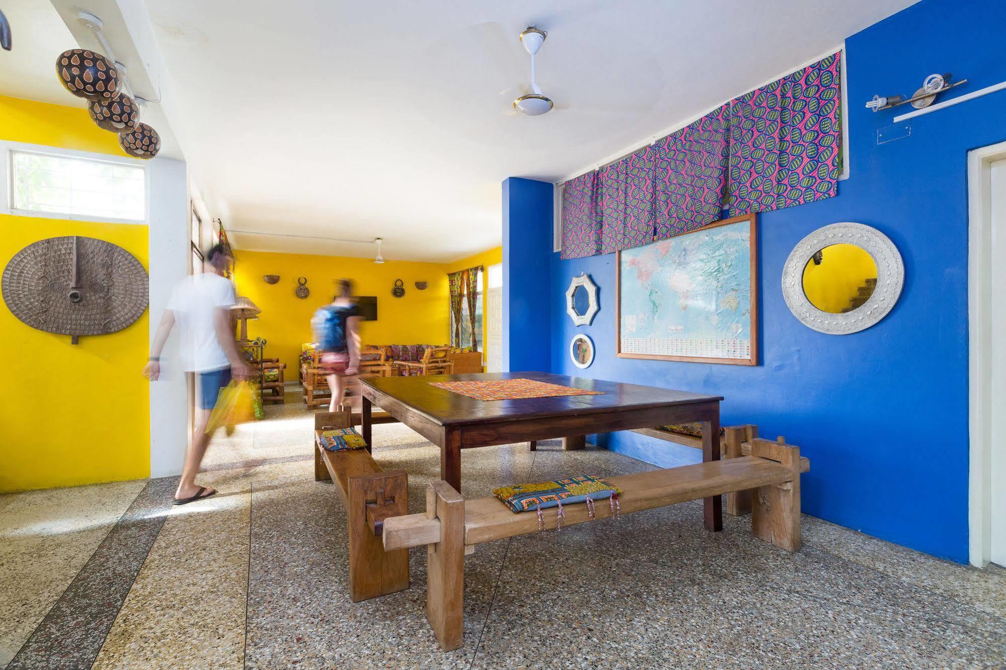 Agoo Hostel (Adults Only) Аккра Екстер'єр фото